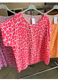 LEOMÖNSTRAD TOPP I BOMULL – T-SHIRTMODELL 4