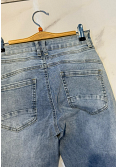 HÖGMIDJADE JEANS MED KNAPPFRONT 2