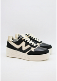 PLATÅSNEAKERS MED KONTRASTDETALJER 4