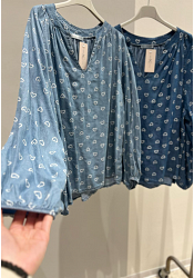 Jättefin blus i tencel med små hjärtan 2