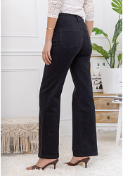 SVARTA JEANS MED KNAPPDETALJER 3