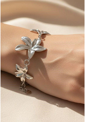 ARMBAND MED BLOMMOR I STÅL 2