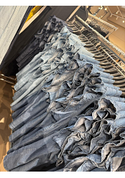 ÄRMLÖS VOLANGSKJORTA I JEANS 3