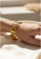 ARMBAND MED HJÄRTDETALJER 2