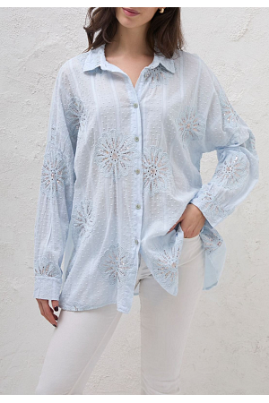 Blus med fina detaljer
