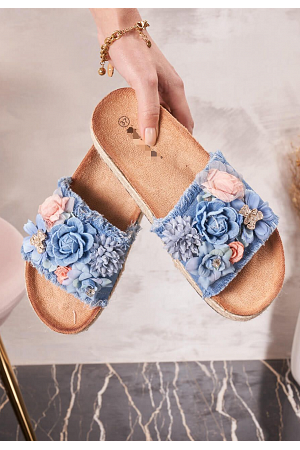 SANDAL MED BLOMMOR OCH HÖG SULA