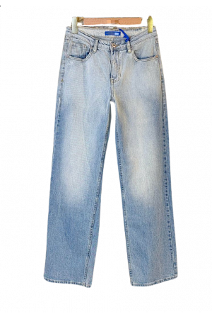 RAKA JEANS I VÅRFRÄSCH TVÄTT