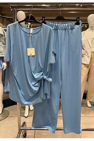 SKÖNT TVÅDELS-SET – T-SHIRT + BYXA