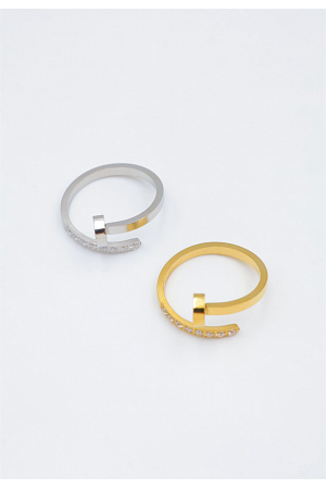 MINIMALISTISK RING MED STRASSSTENAR
