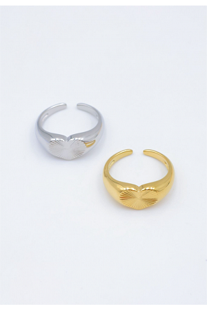 RING MED HJÄRTDETAJ