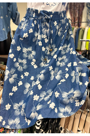 SÖT BLOMMIG KJOL