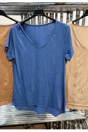 BAS-T-SHIRT MED V-RINGNING