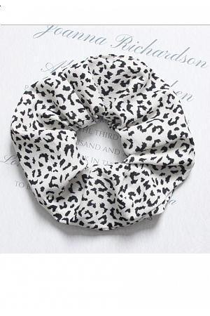 LEOPARDMÖNSTRAD SCRUNCHIE