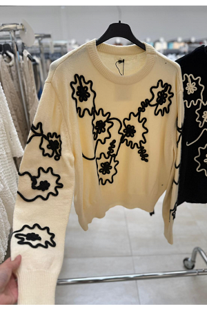 BRODERAD BLOMTRÖJA