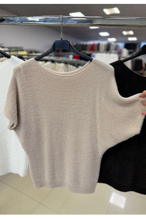 MJUKT STICKAD KORTÄRMAD TOPP