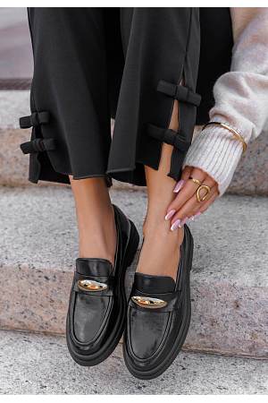 LOAFER MED METALLDETALJ