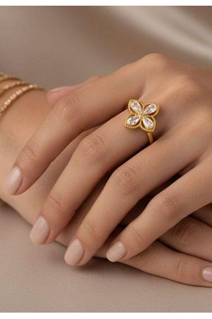 BLOMFORMAD RING I STÅL