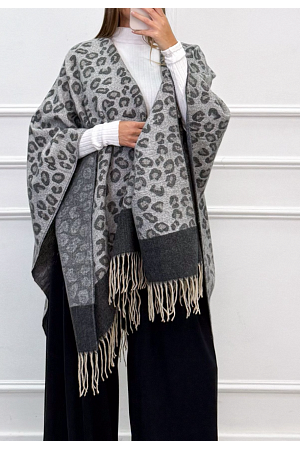 LEOMÖNSTRAD ÖPPEN PONCHO MED FRANSAR