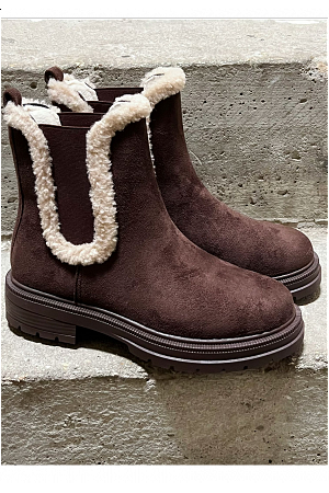 VARMFODRADE BOOTS MED TEDDYDETALJ