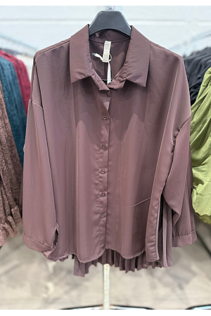 BLUS MED PLISSERAD RYGG