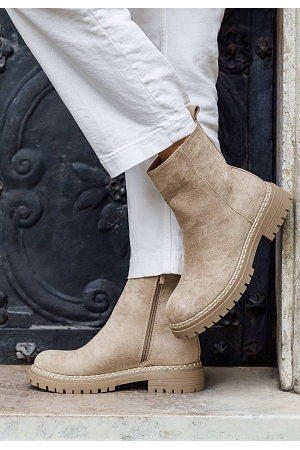 BOOTS MED GROV SULA