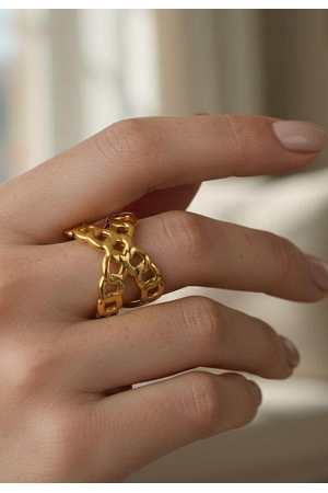 JUSTERBAR RING MED FLÄTAD DESIGN