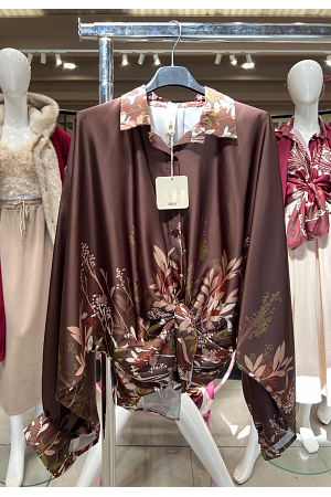 BLUS MED KNYTDETALJ & FLORALT PRINT