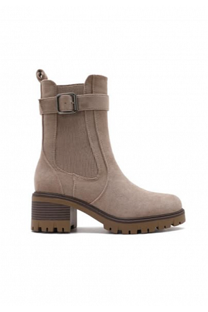 ANKELBOOTS MED SPÄNNE OCH REJÄL SULA
