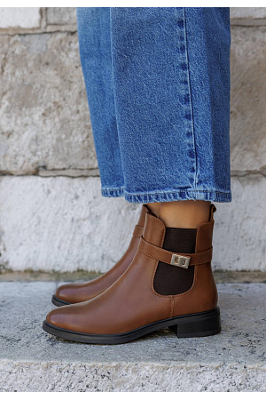 KLASSISKA BOOTS MED SPÄNNE