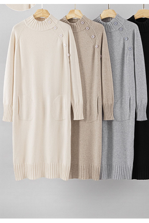 STICKAD KLÄNNING MED KNAPPDETALJ - MIXAT PACK