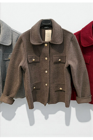 JACKA MED GULDKNAPPAR