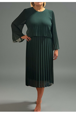 SUPERFIN PLISSERAD KLÄNNING