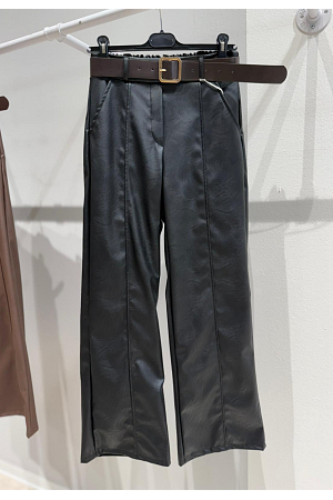 RAK BYXA I LÄDERLOOK MED BÄLTE