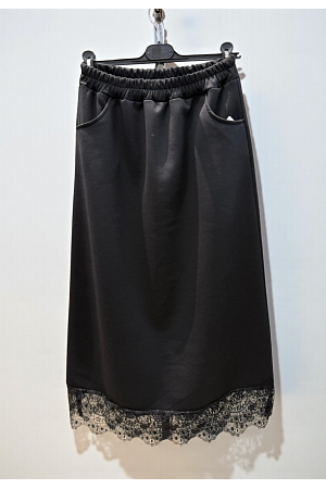 MJUKISKJOL MED SPETSKANT - BEKVÄM & FEMININ