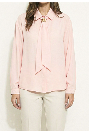 BLUS MED SMYCKESDETALJ