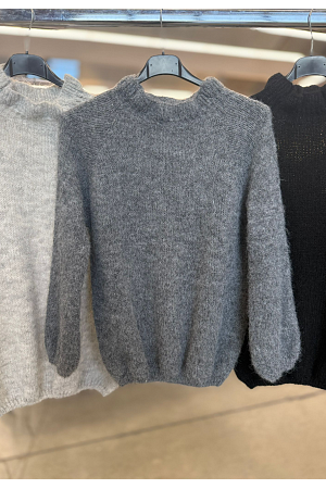 STICKAD POLOTRÖJA MED VOLYMARÄM