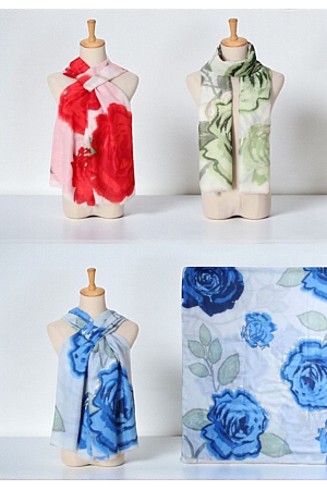 ROMANTISK ROSMÖNSTRAD SJAL