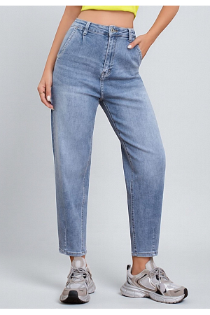 BARREL JEANS MED SNYGG TVÄTT