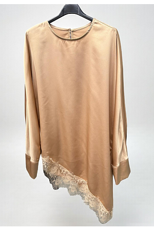 SNEDSKUREN BLUS/TUNIKA MED SPETS