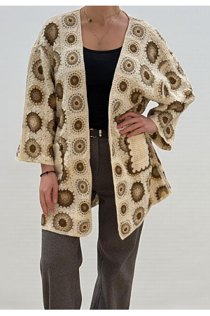 LÅNG VIRKAD KOFTA MED MORMORSRUTOR & FICKOR