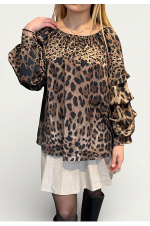 VOLANGÄRMSBLUS MED MÖNSTER