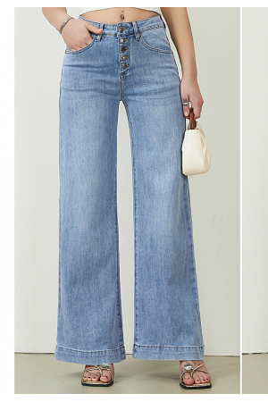 RAKA JEANS MED KNAPPDETALJ