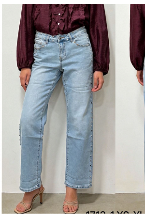 JEANS MED NITDETALJER