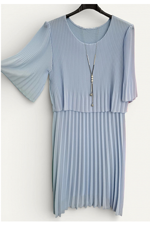 PLISSERAD KLÄNNING NU MED KORT ÄRM