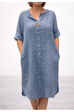 LINNEKLÄNNING MED TRÄKNAPP