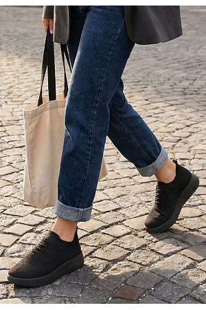 STRUMPSNEAKERS MED SNÖRNING