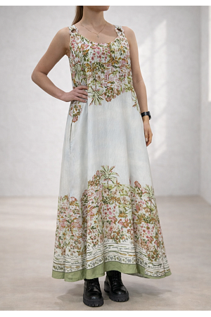 SOMMARKLÄNNING MED DETALJERADE AXELBAND