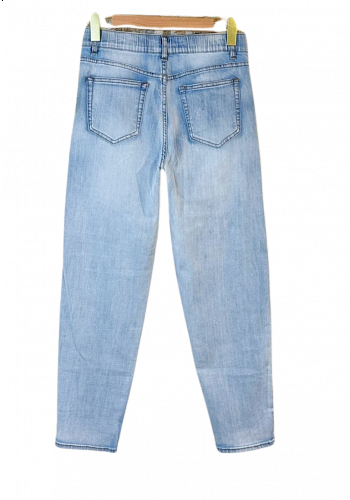 FRÄSCHA JEANS MED RESÅR BAKTILL 2