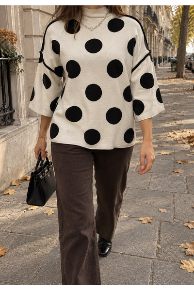 CLARA – MÖNSTRAD STICKAD TRÖJA