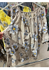BLOMMIG BLUS MED FINA DETALJER 5